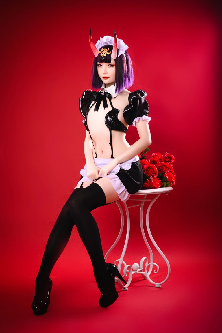 星之迟迟《《星之彼方》 酒吞女仆》写真图集 20P｜在线预览与图包下载