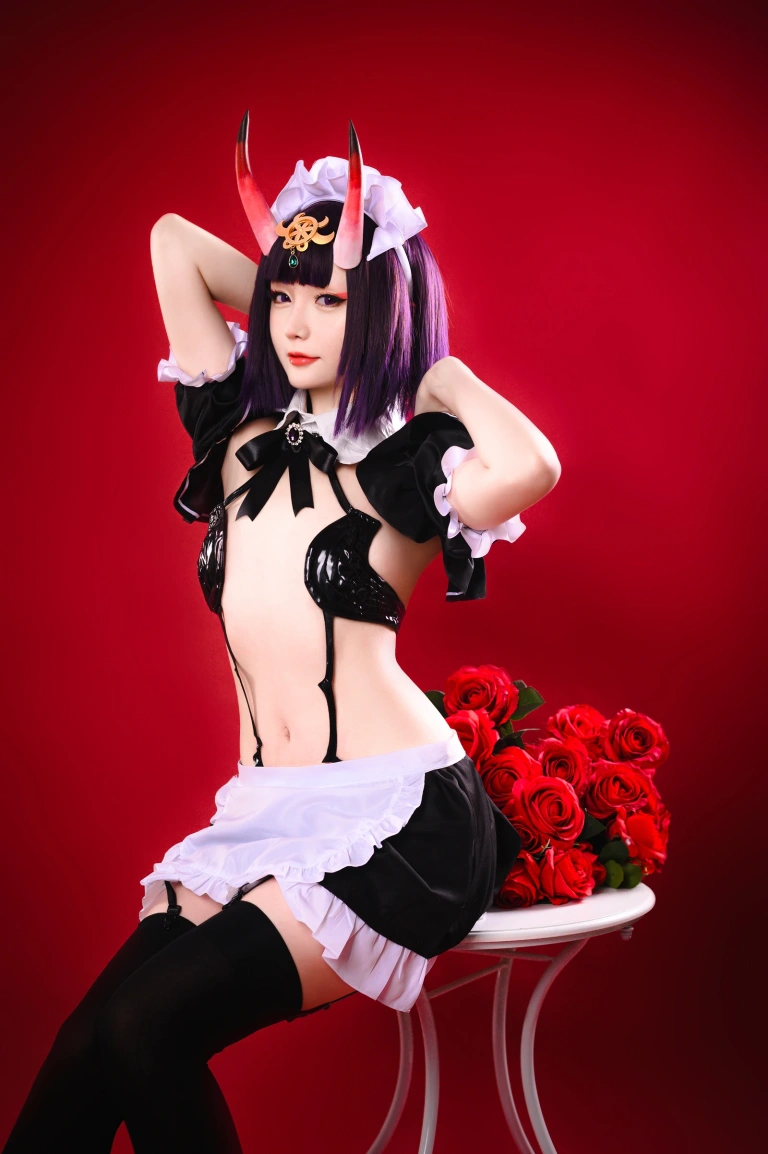 星之迟迟《《星之彼方》 酒吞女仆》写真图集 20P｜在线预览与图包下载