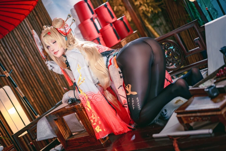 阿包也是兔娘《交错战线 咎瓦尤斯》写真图集 28P+2V｜在线预览与图包下载
