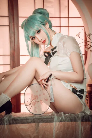 面饼仙儿《初音旗袍》写真图集 28P｜在线预览与图包下载