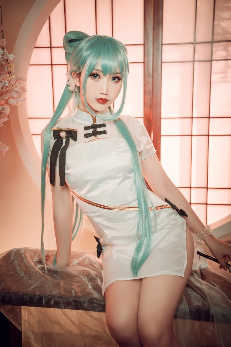 面饼仙儿《初音旗袍》写真图集 28P｜在线预览与图包下载
