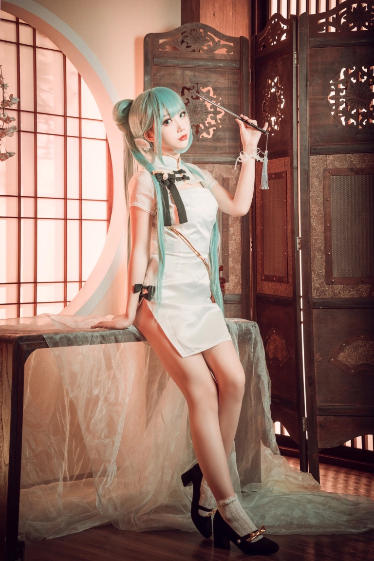 面饼仙儿《初音旗袍》写真图集 28P｜在线预览与图包下载