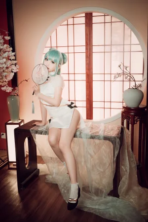 面饼仙儿《初音旗袍》写真图集 28P｜在线预览与图包下载