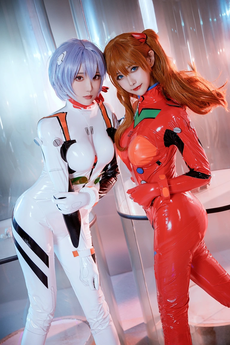 瓜希酱&Momoko葵葵《EVA 双厨狂喜版》写真图集 62P｜在线预览与图包下载