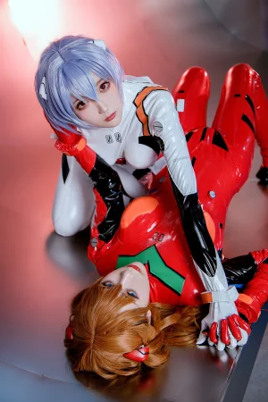瓜希酱&Momoko葵葵《EVA 双厨狂喜版》写真图集 62P｜在线预览与图包下载