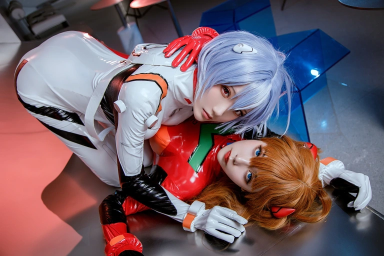 瓜希酱&Momoko葵葵《EVA 双厨狂喜版》写真图集 62P｜在线预览与图包下载