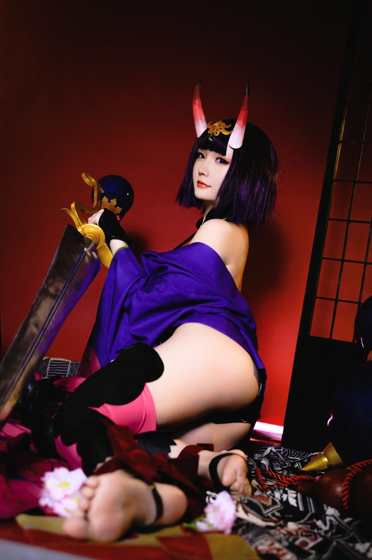 星之迟迟《《星之彼方》 酒吞原皮》写真图集 20P｜在线预览与图包下载
