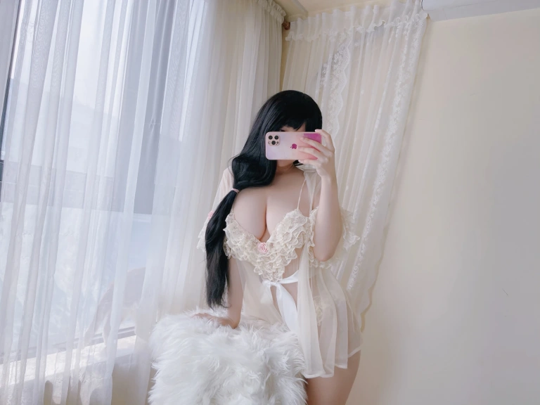 小仓千代《情人节》写真图集 21P｜在线预览与图包下载