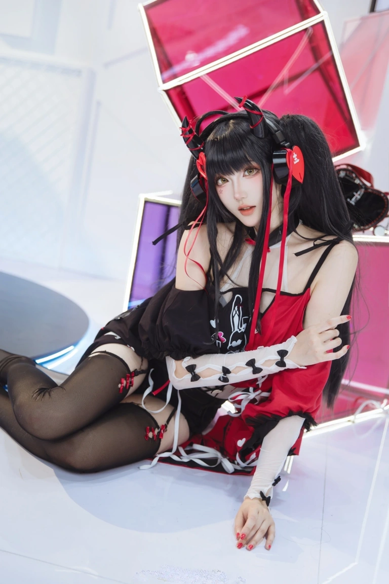 瓜希酱《交错战线cos旋律》写真图集 14P｜在线预览与图包下载