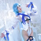 阿包也是兔娘《加冕图 优菈》写真图集 25P｜在线预览与图包下载