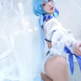 阿包也是兔娘《加冕图 优菈》写真图集 25P｜在线预览与图包下载