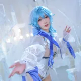 阿包也是兔娘《加冕图 优菈》写真图集 25P｜在线预览与图包下载