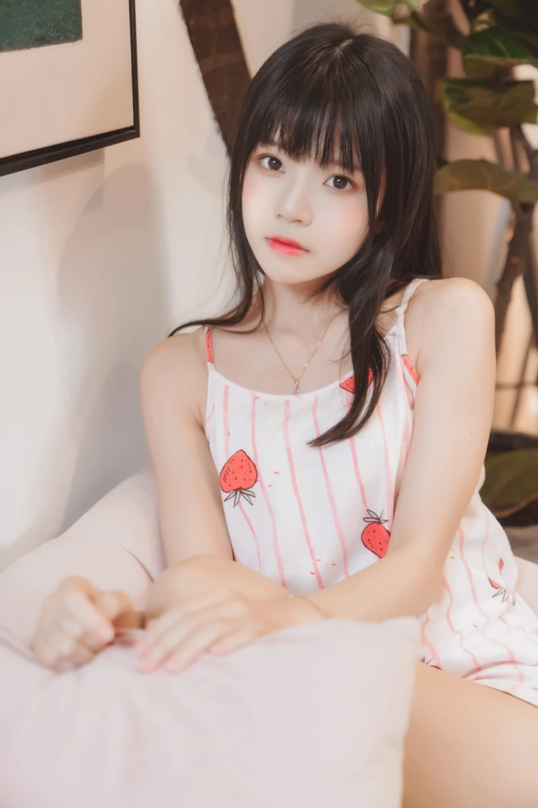 桜桃喵《甜甜×4》写真图集 53P｜在线预览与图包下载