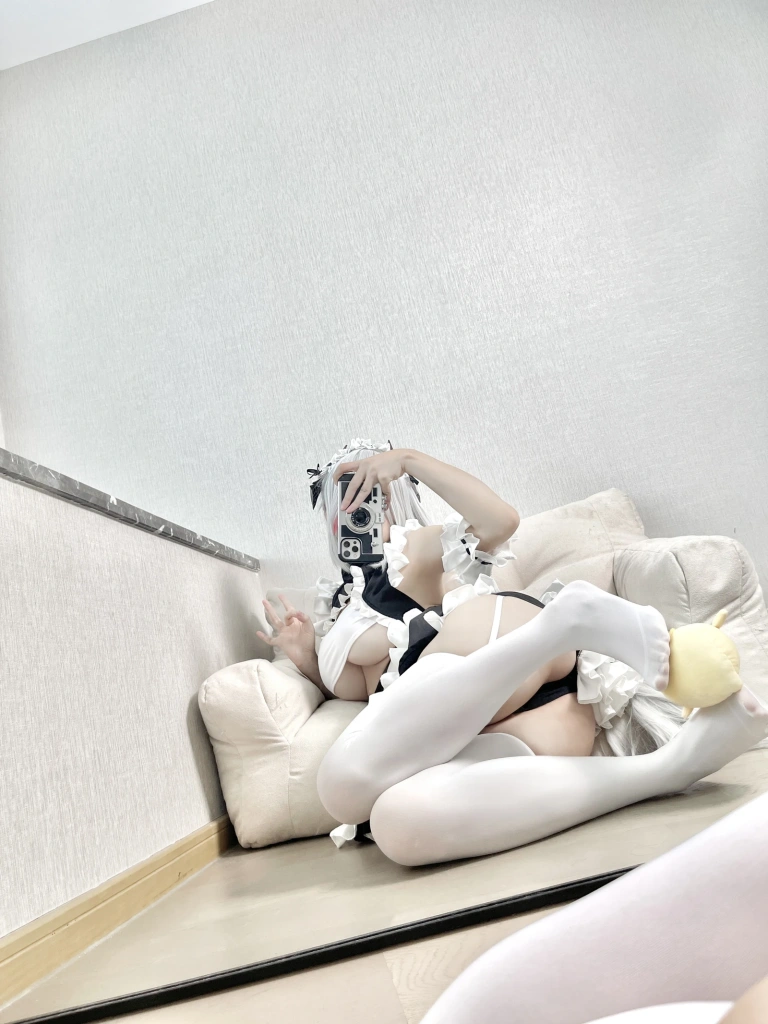 小仓千代《臻藏图集 W女仆》写真图集 45P｜在线预览与图包下载
