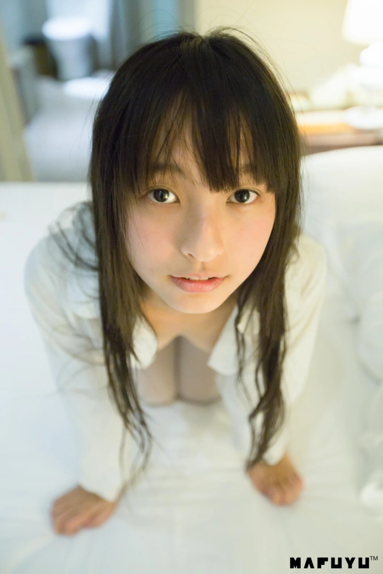 神楽坂真冬《分体死库水》写真图集 48P｜在线预览与图包下载