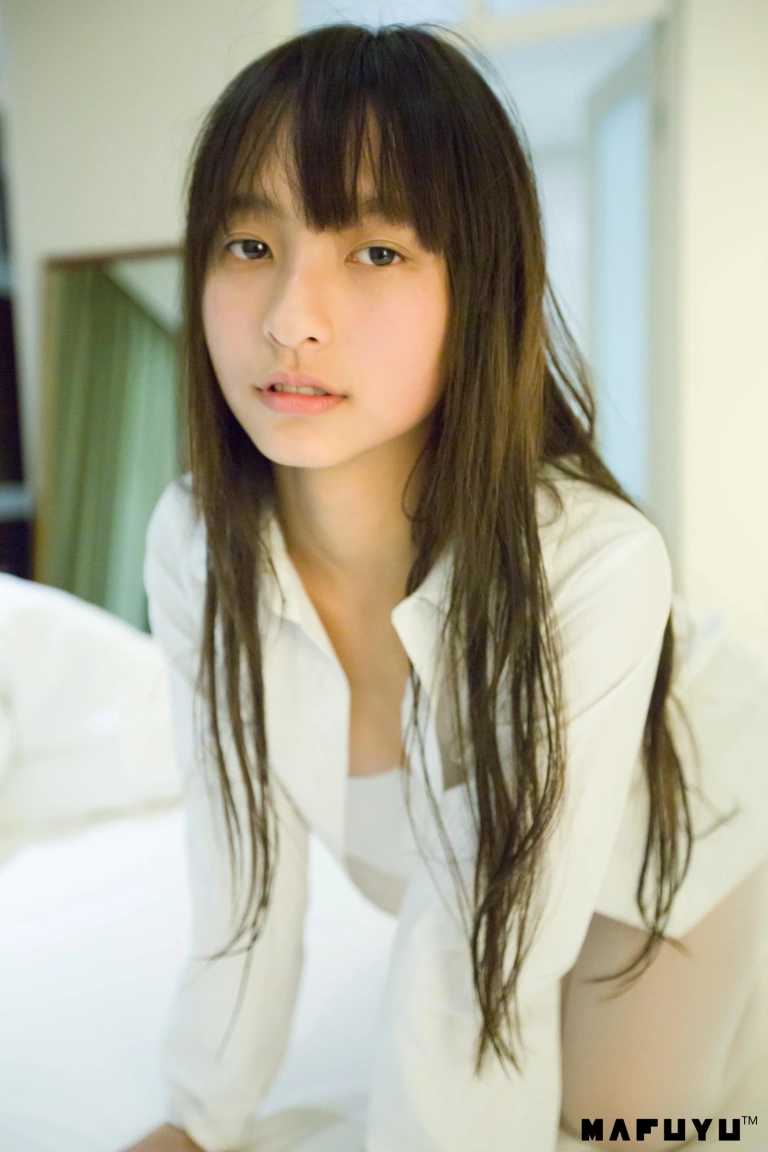神楽坂真冬《分体死库水》写真图集 48P｜在线预览与图包下载