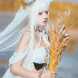桜桃喵《明日方舟 白金》写真图集 31P｜在线预览与图包下载