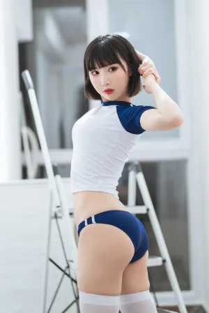 面饼仙儿《体操服》写真图集 24P｜在线预览与图包下载