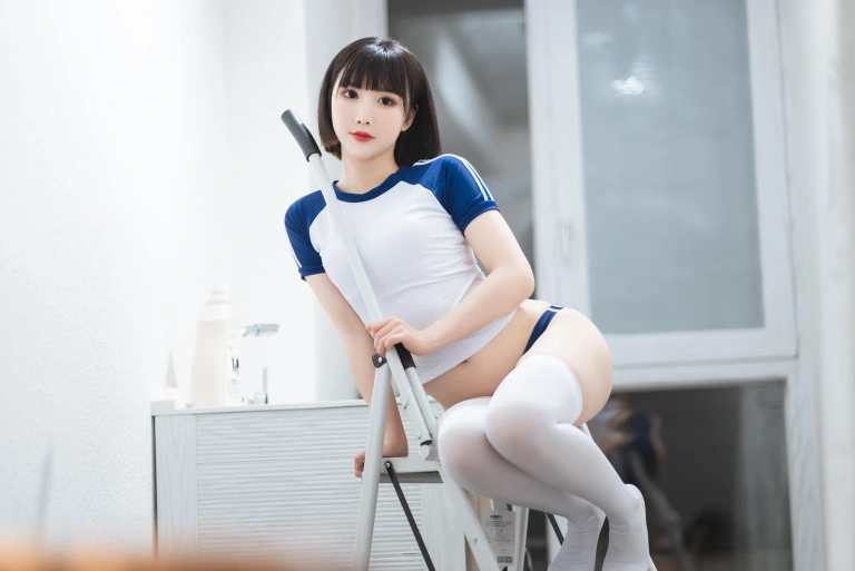 面饼仙儿《体操服》写真图集 24P｜在线预览与图包下载