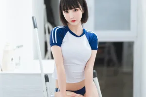 面饼仙儿《体操服》写真图集 24P｜在线预览与图包下载