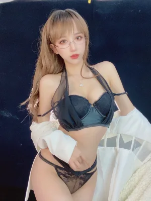 过期米线线喵《砂痣》写真图集 30P｜在线预览与图包下载