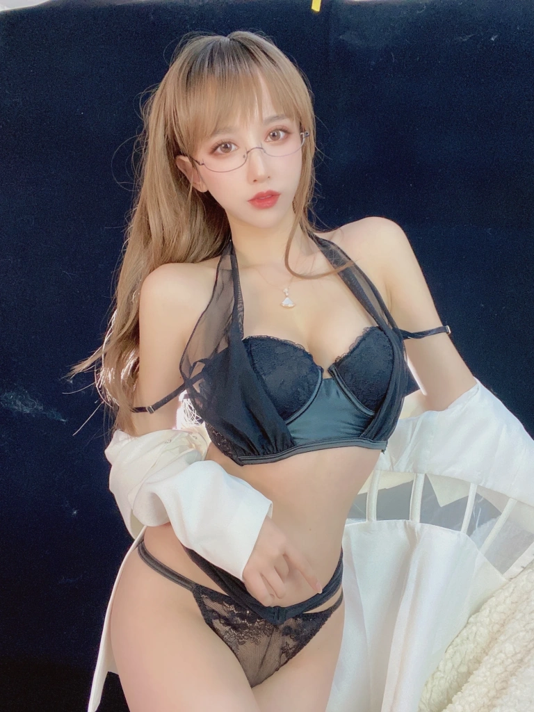过期米线线喵《砂痣》写真图集 30P｜在线预览与图包下载