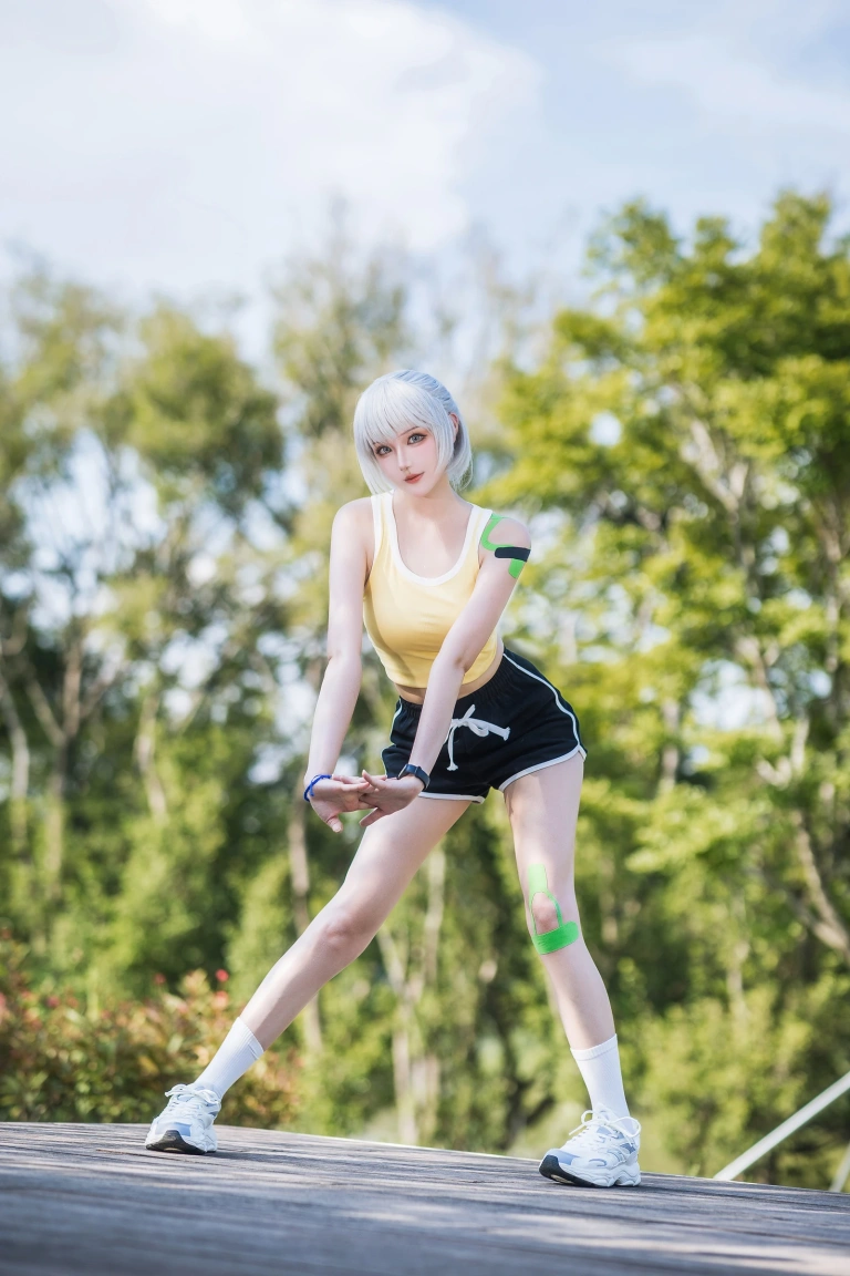 瓜希酱《灵笼 白月魁运动服》写真图集 15P｜在线预览与图包下载