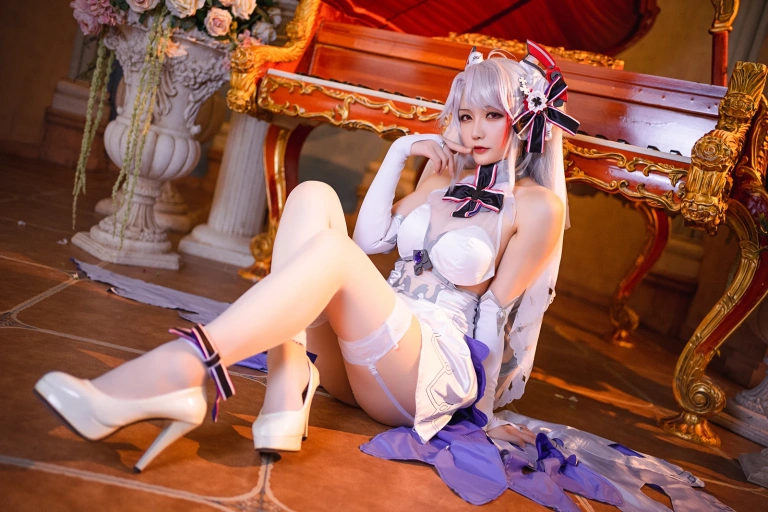星之迟迟《《秘密花园》 欧根婚纱》写真图集 20P｜在线预览与图包下载