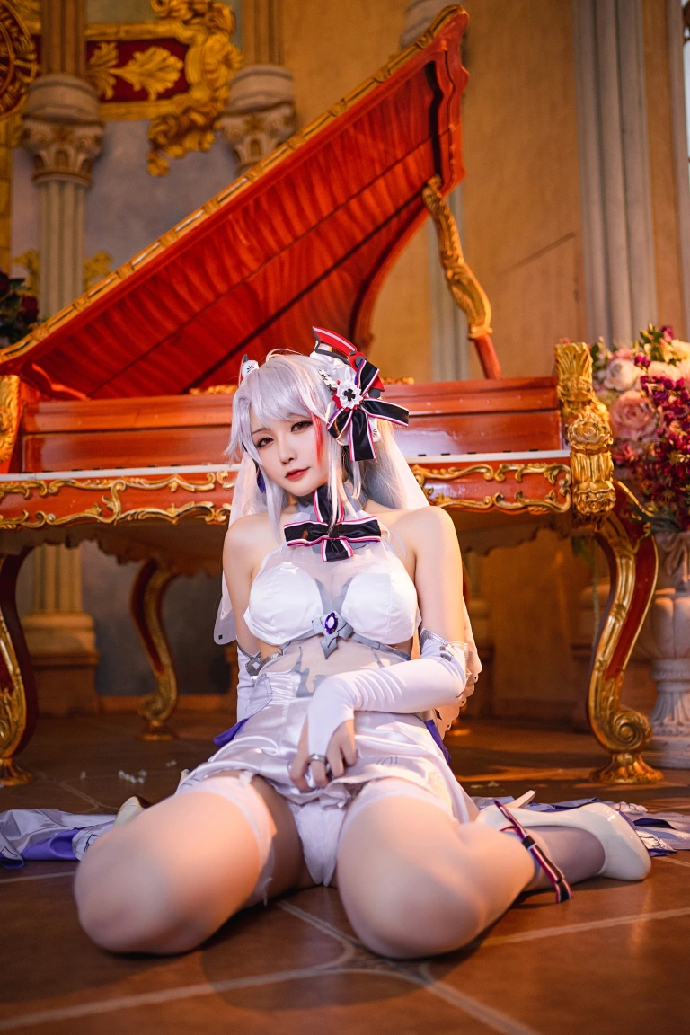 星之迟迟《《秘密花园》 欧根婚纱》写真图集 20P｜在线预览与图包下载