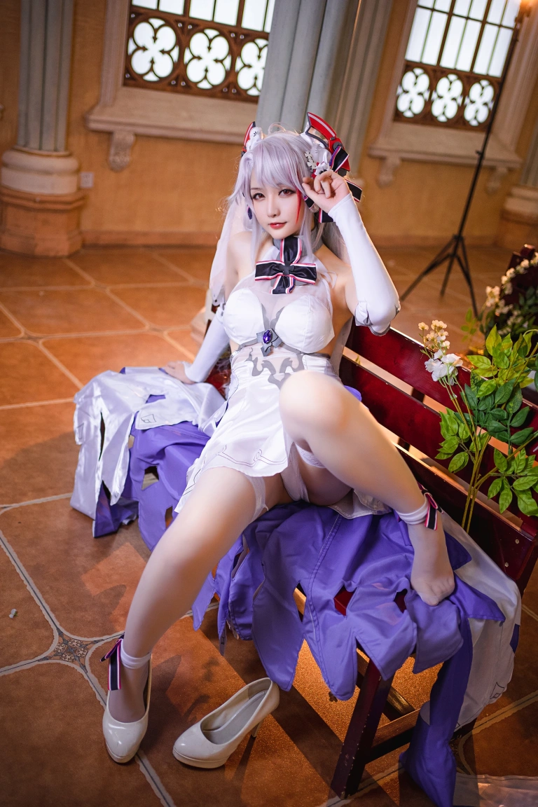 星之迟迟《《秘密花园》 欧根婚纱》写真图集 20P｜在线预览与图包下载