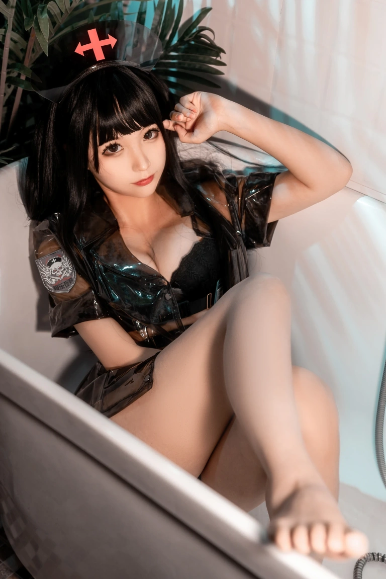 蠢沫沫《胶衣护士 黑》写真图集 40P｜在线预览与图包下载