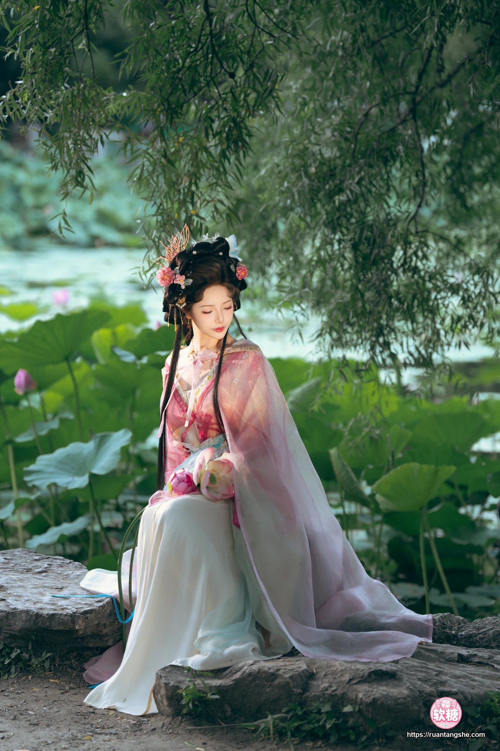 雯仔不讲道理 雯仔不讲道理 NO.107 - 祝您中秋快乐owo