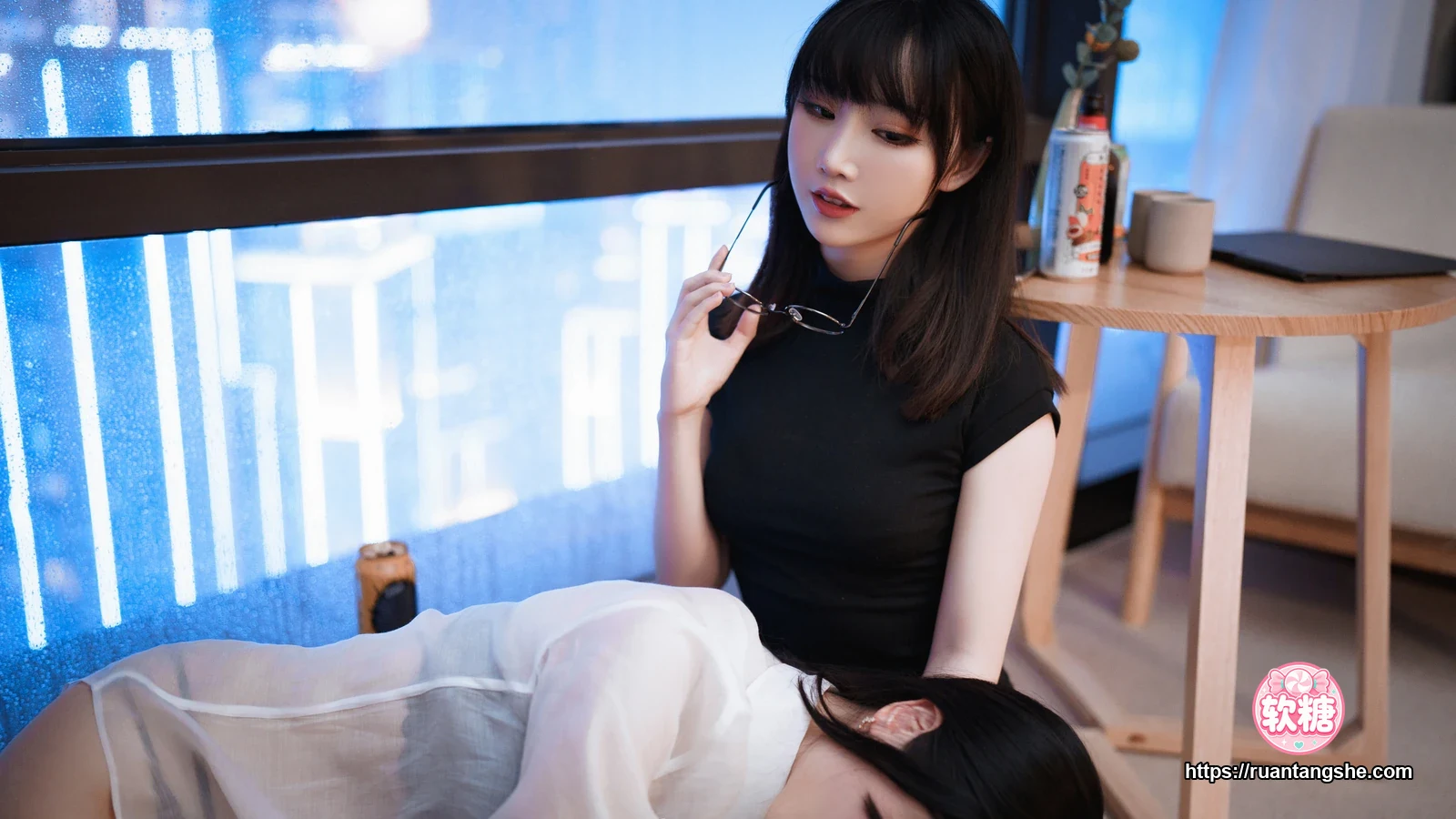 面饼仙儿 面饼仙儿 NO.109 - 黑丝ol制服双人(凉凉子&面饼仙儿)