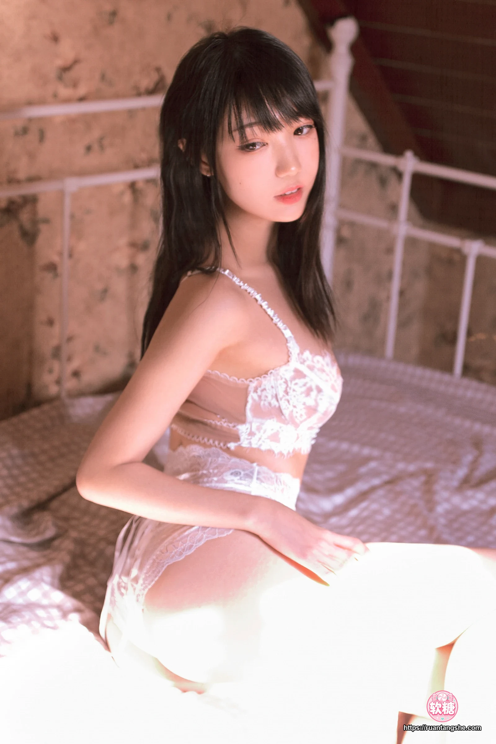 周叽是可爱兔兔 周叽是可爱兔兔 NO.10 - 阁楼少女
