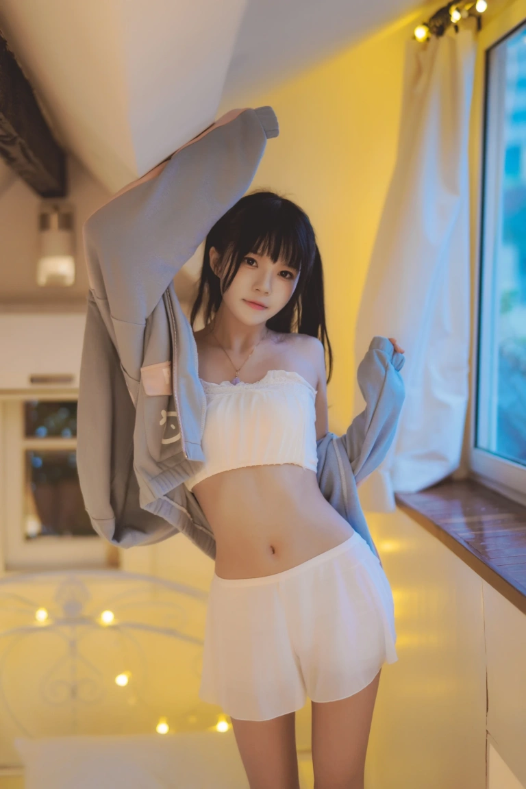 桜桃喵《碎星》写真图集 19P｜在线预览与图包下载