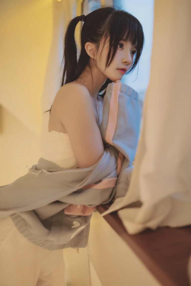 桜桃喵《碎星》写真图集 19P｜在线预览与图包下载