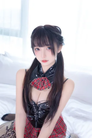 神楽坂真冬《第四季 序号22：《叛逆人偶》》写真图集 75P｜在线预览与图包下载