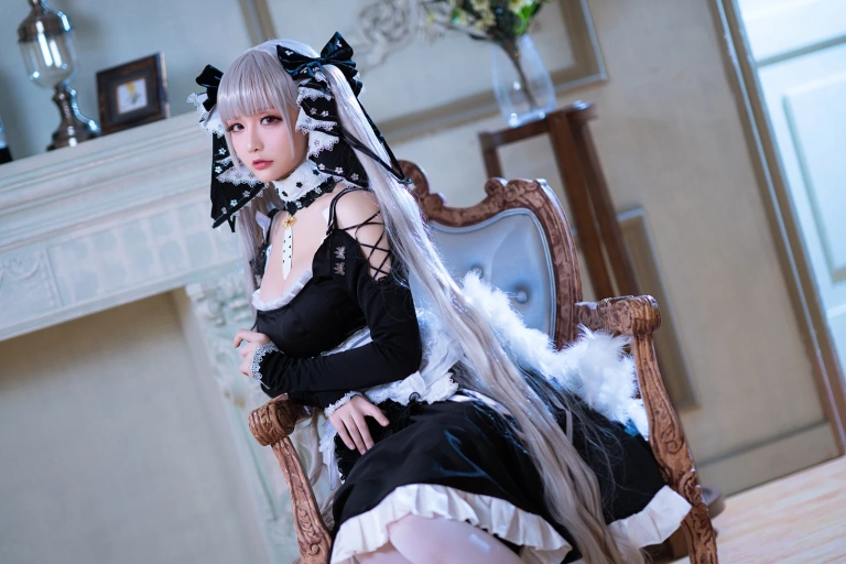 星之迟迟《《R-Maid》 可畏》写真图集 35P｜在线预览与图包下载