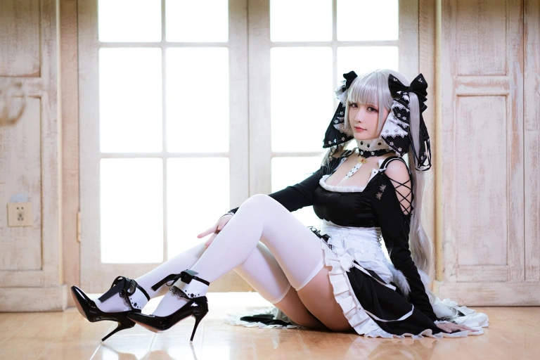 星之迟迟《《R-Maid》 可畏》写真图集 35P｜在线预览与图包下载