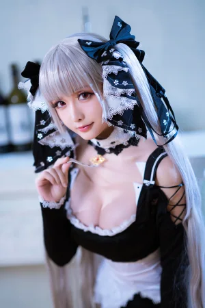 星之迟迟《《R-Maid》 可畏》写真图集 35P｜在线预览与图包下载