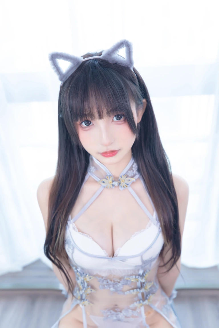 神楽坂真冬《第四季 序号24：《羞涩喵喵》》写真图集 75P｜在线预览与图包下载
