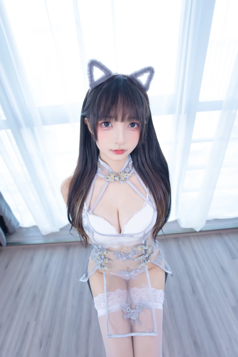 神楽坂真冬《第四季 序号24：《羞涩喵喵》》写真图集 75P｜在线预览与图包下载
