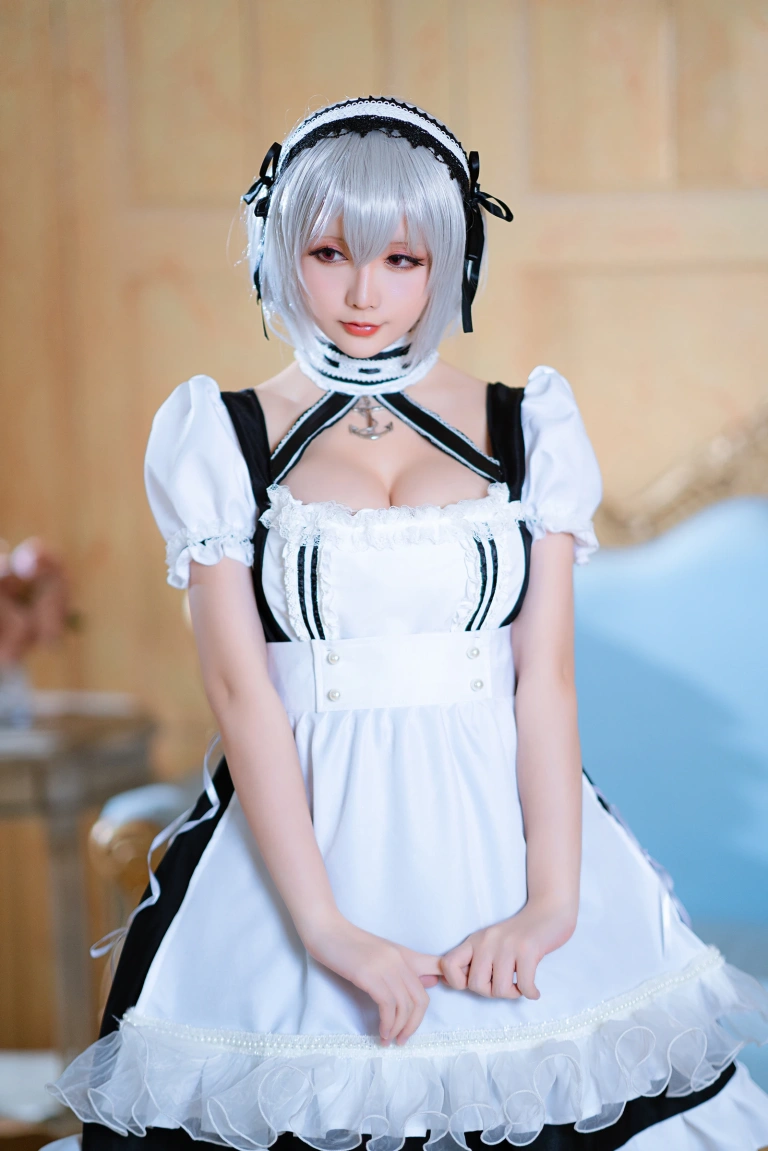 星之迟迟《《R-Maid》 天狼星》写真图集 20P｜在线预览与图包下载