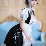 星之迟迟《《R-Maid》 天狼星》写真图集 20P｜在线预览与图包下载
