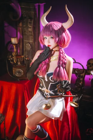 日奈娇(椎名莜)《断头台阿乌拉》写真图集 80P｜在线预览与图包下载