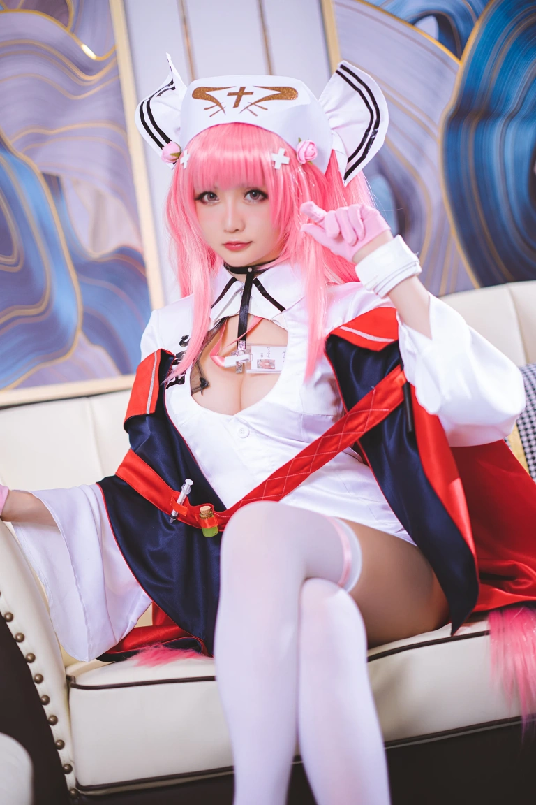 星之迟迟《《R-Maid》 英仙座护士》写真图集 20P｜在线预览与图包下载