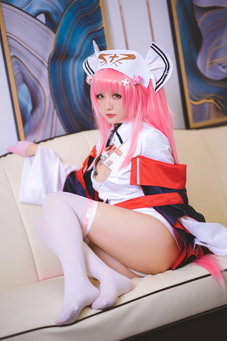 星之迟迟《《R-Maid》 英仙座护士》写真图集 20P｜在线预览与图包下载