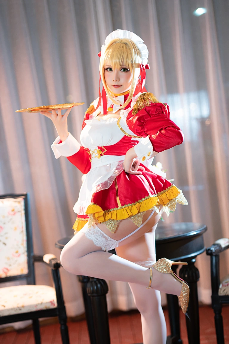 星之迟迟《《御主人様》 尼禄女仆》写真图集 25P｜在线预览与图包下载