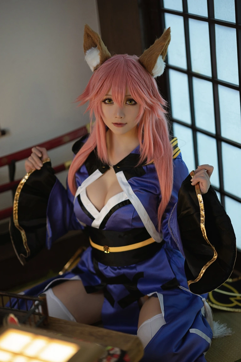 星之迟迟《《御主人様》 玉藻前忠犬蓄势待发》写真图集 25P｜在线预览与图包下载