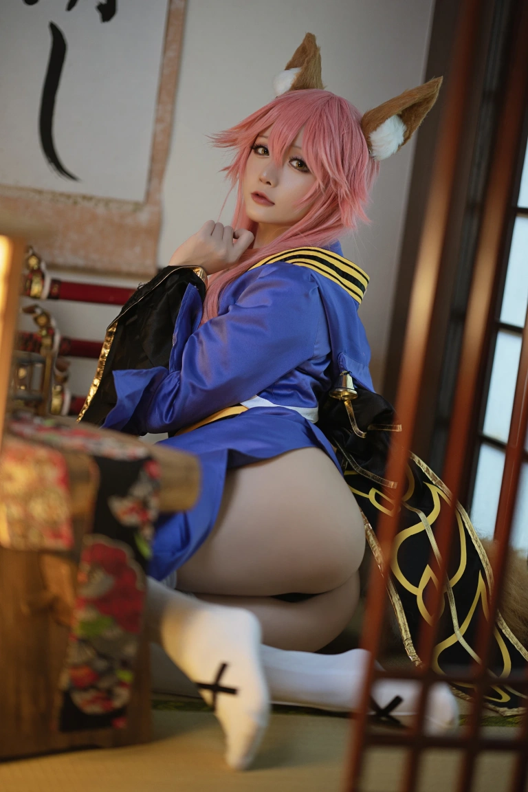 星之迟迟《《御主人様》 玉藻前忠犬蓄势待发》写真图集 25P｜在线预览与图包下载